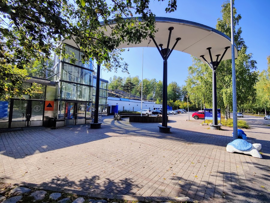 Itäkeskuksen uimahalli